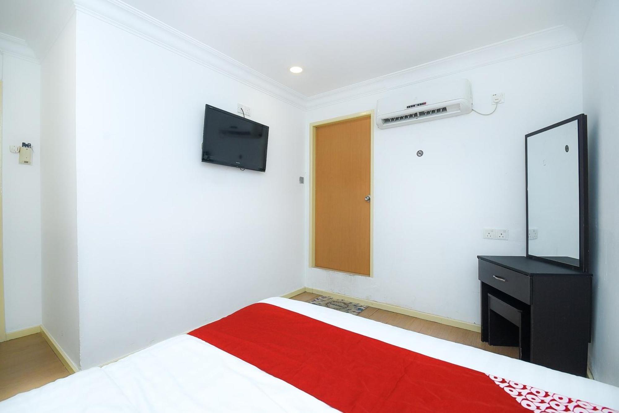 Oyo 90820 River Inn Miri Eksteriør bilde