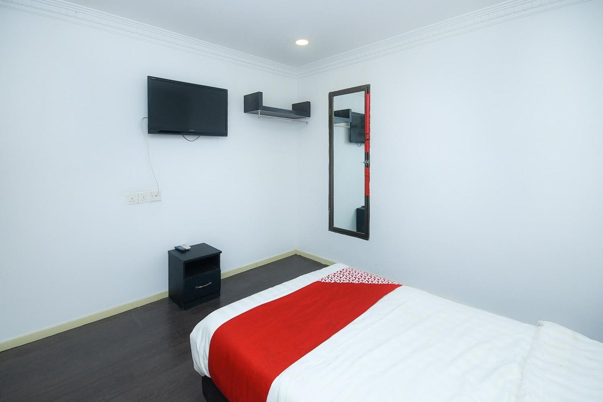 Oyo 90820 River Inn Miri Eksteriør bilde