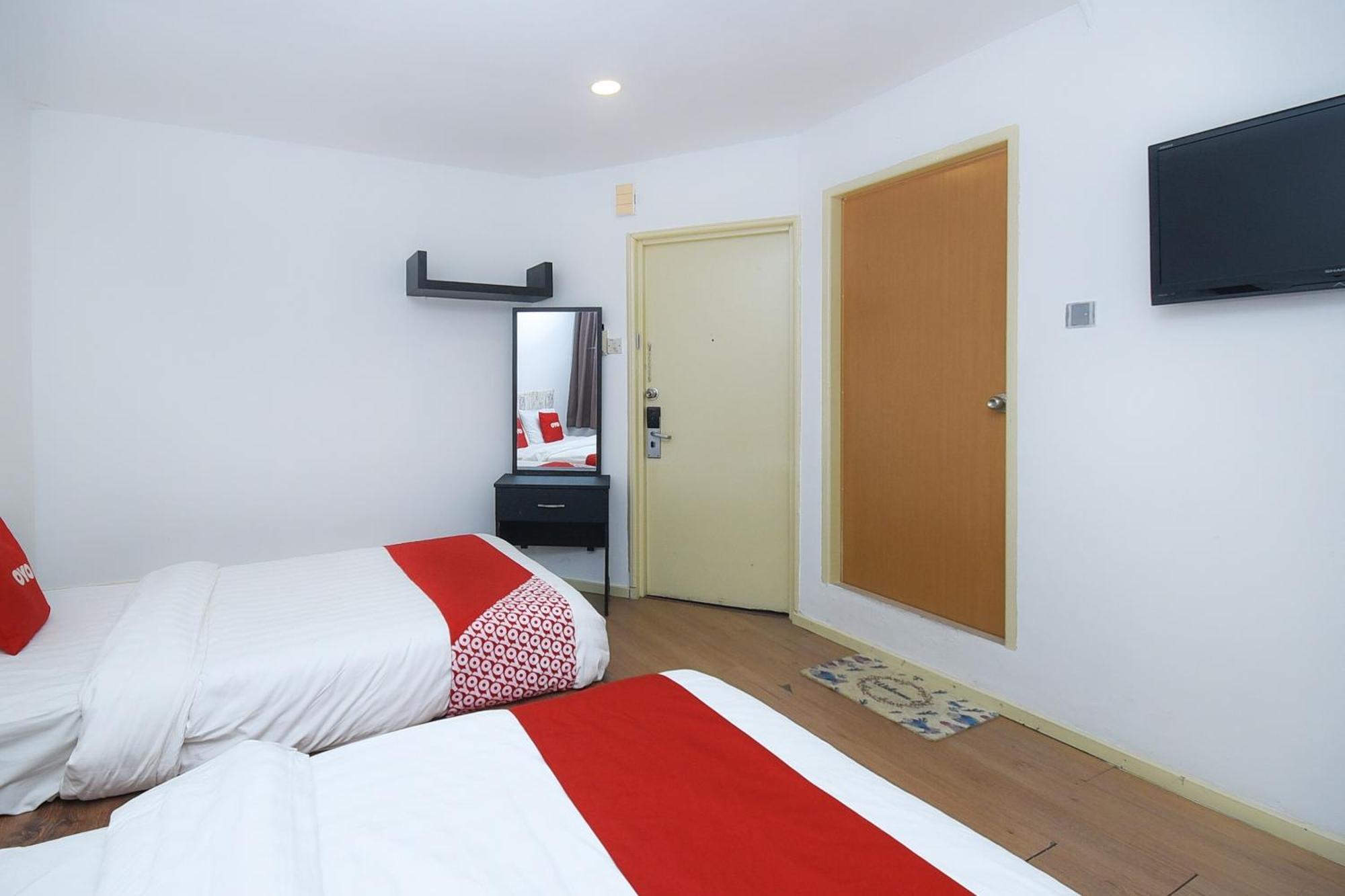 Oyo 90820 River Inn Miri Eksteriør bilde