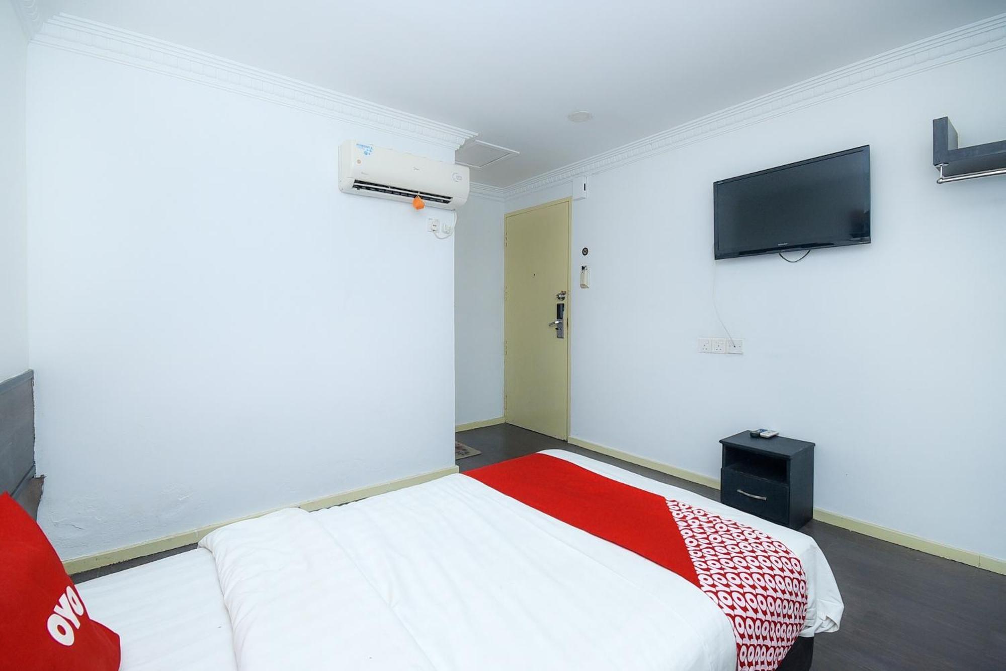 Oyo 90820 River Inn Miri Eksteriør bilde