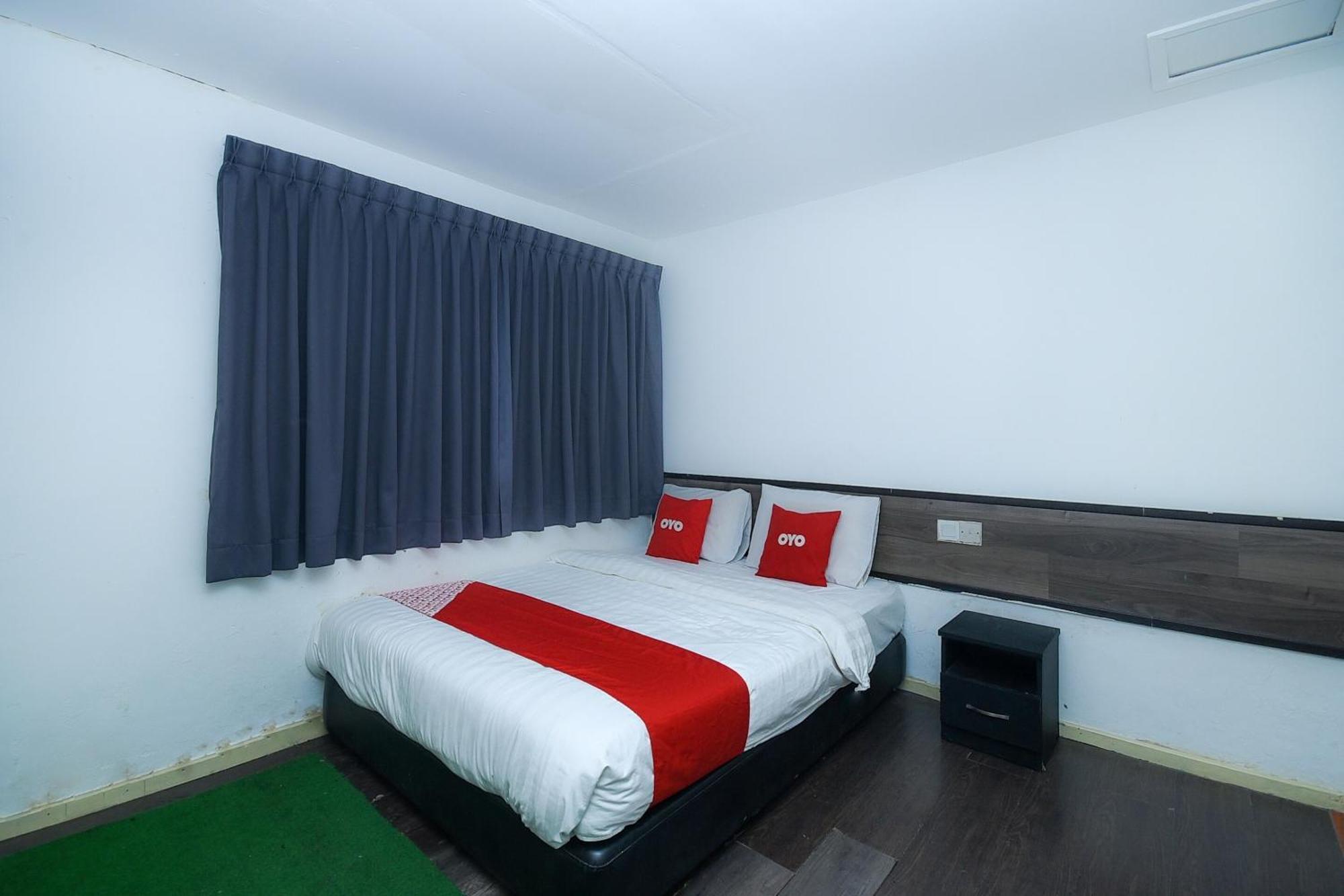 Oyo 90820 River Inn Miri Eksteriør bilde