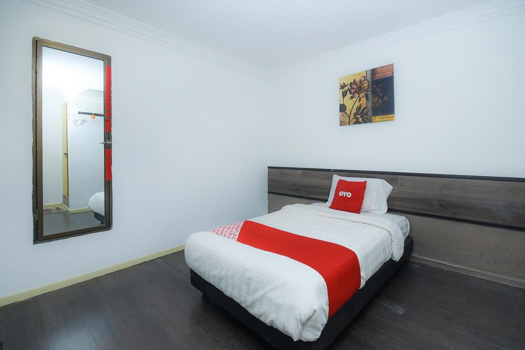 Oyo 90820 River Inn Miri Eksteriør bilde