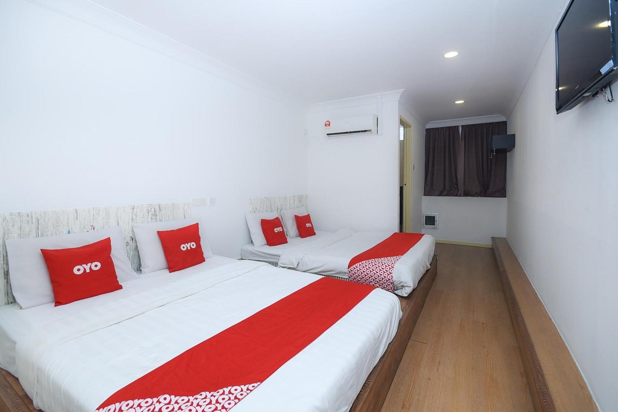 Oyo 90820 River Inn Miri Eksteriør bilde