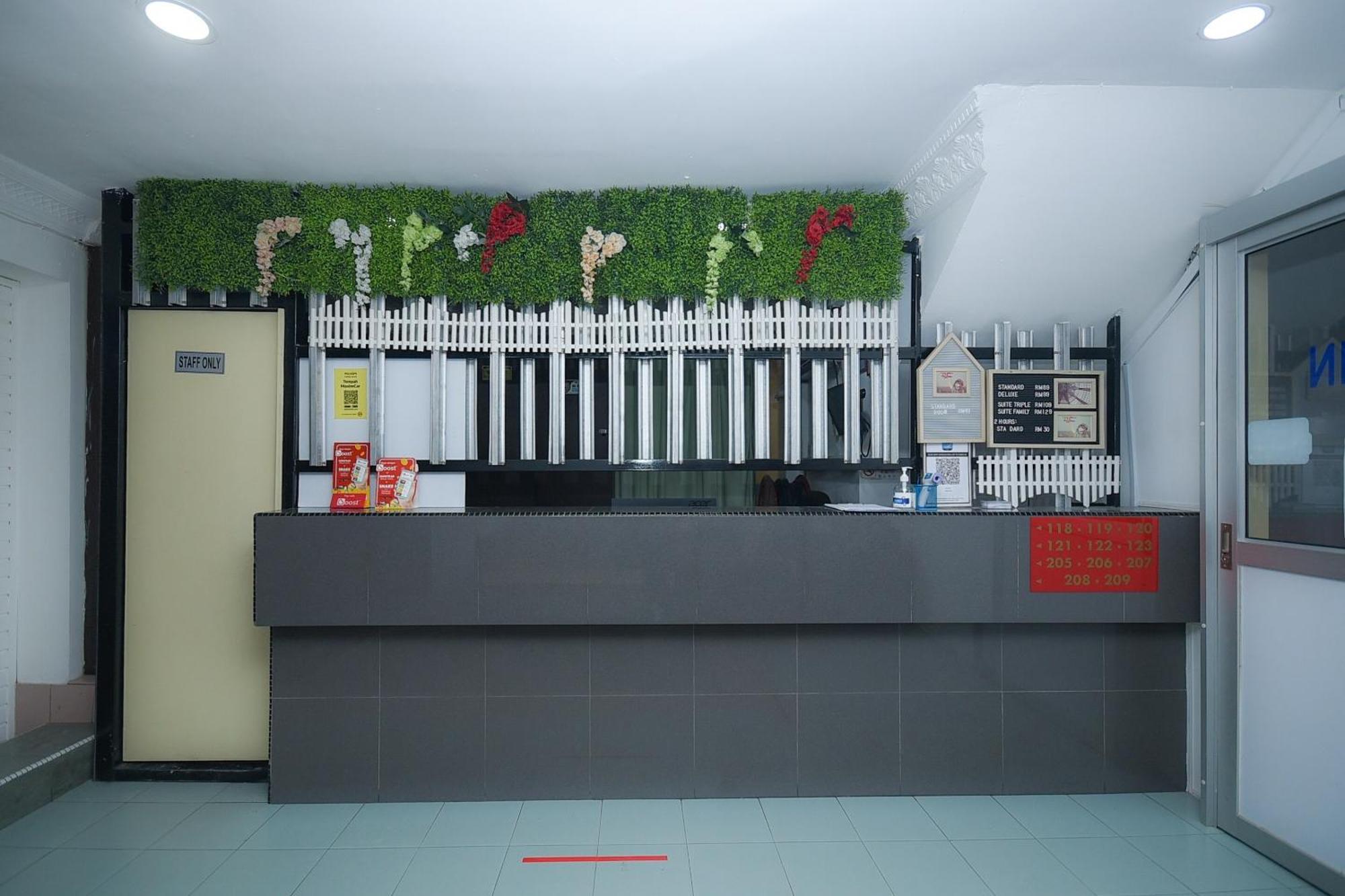 Oyo 90820 River Inn Miri Eksteriør bilde