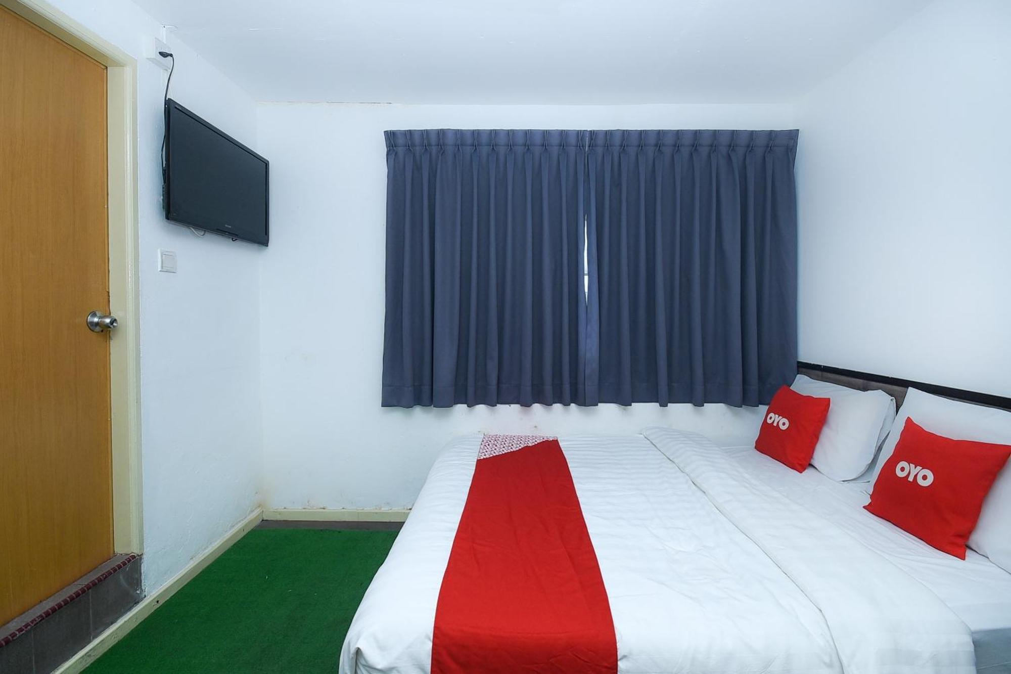 Oyo 90820 River Inn Miri Eksteriør bilde