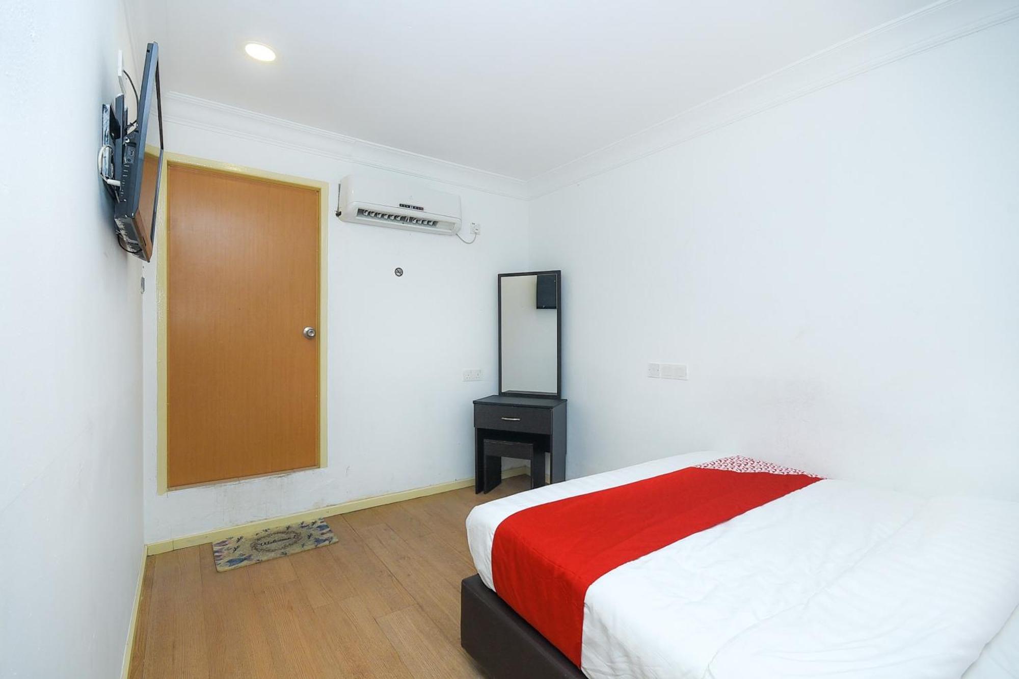 Oyo 90820 River Inn Miri Eksteriør bilde