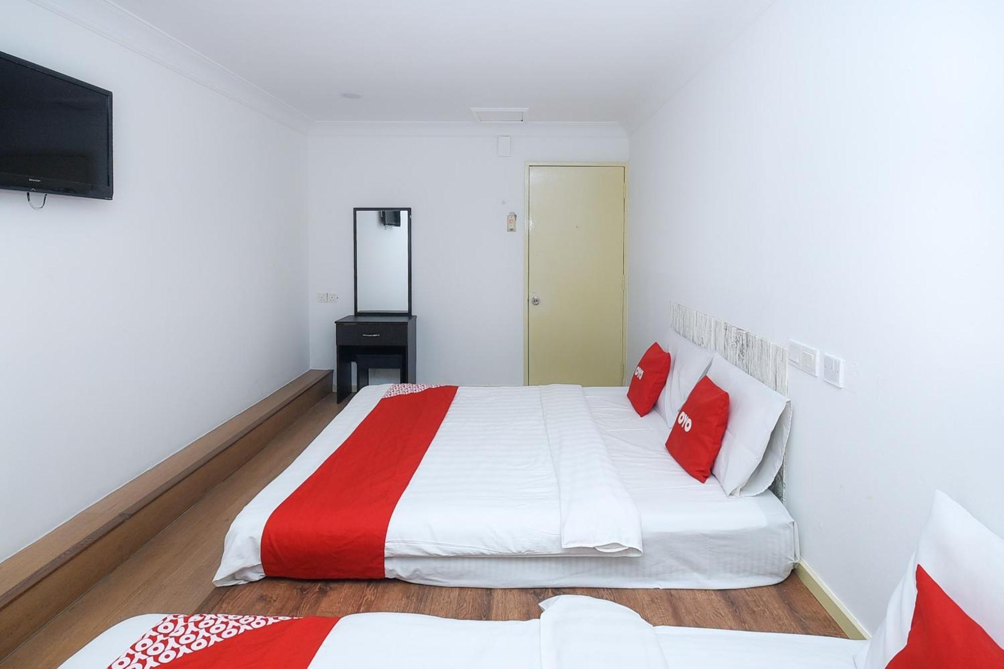 Oyo 90820 River Inn Miri Eksteriør bilde
