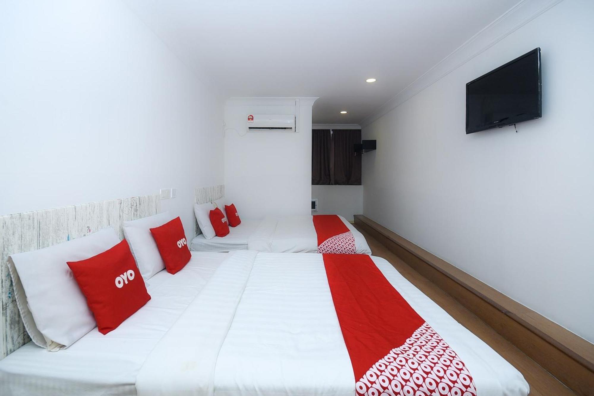 Oyo 90820 River Inn Miri Eksteriør bilde