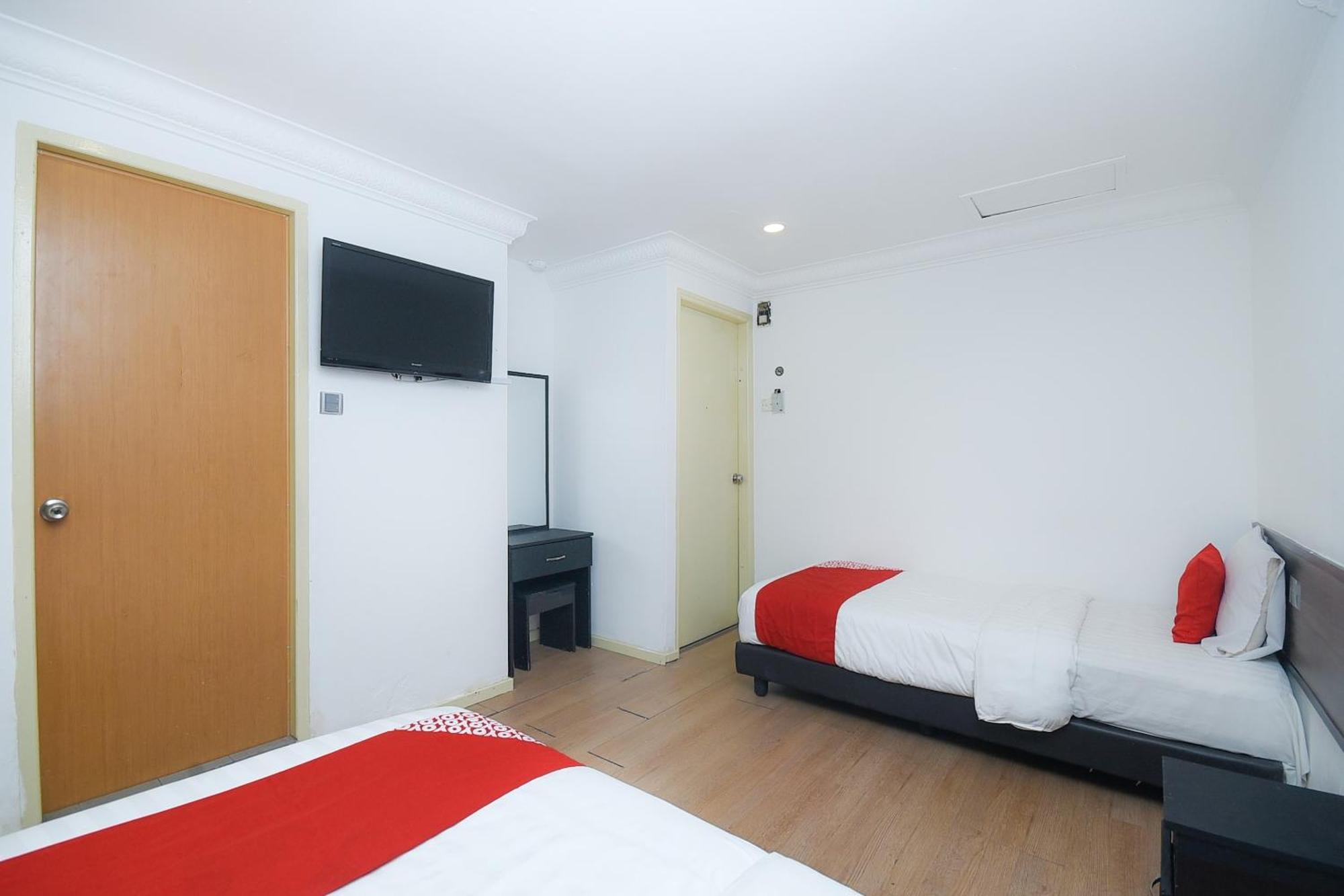 Oyo 90820 River Inn Miri Eksteriør bilde