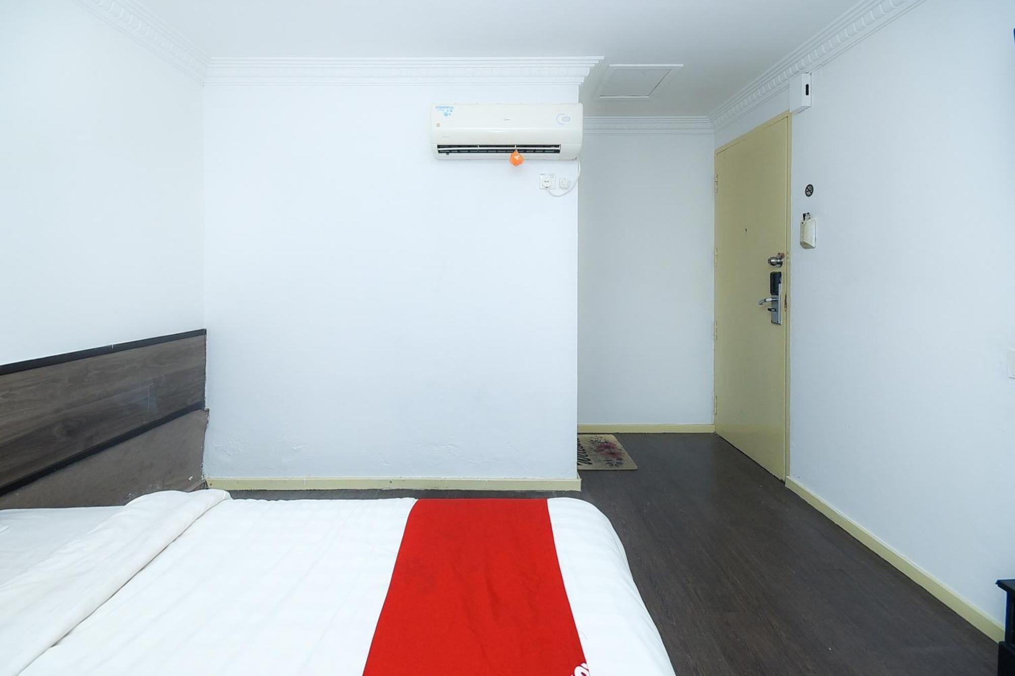 Oyo 90820 River Inn Miri Eksteriør bilde
