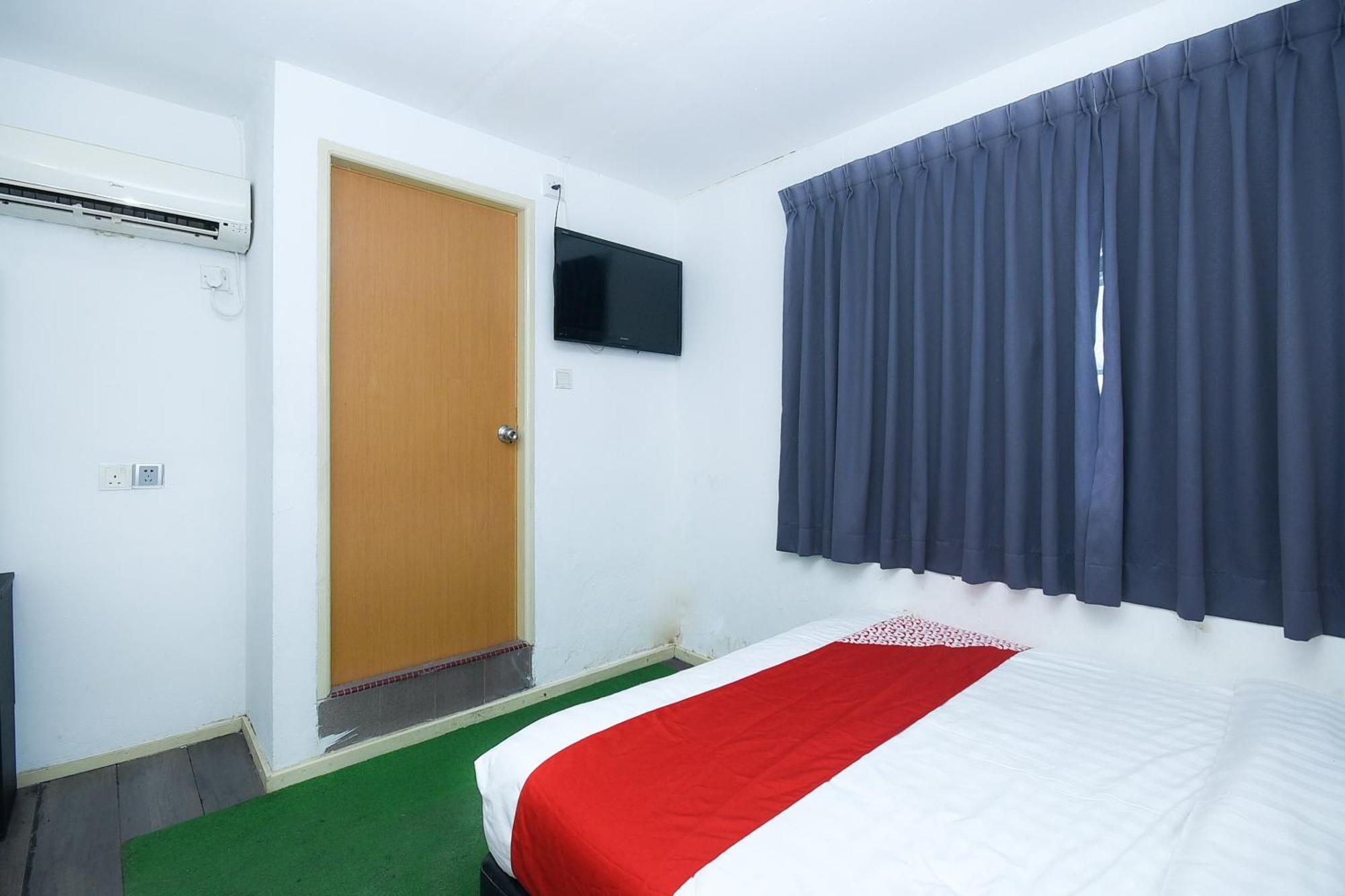 Oyo 90820 River Inn Miri Eksteriør bilde