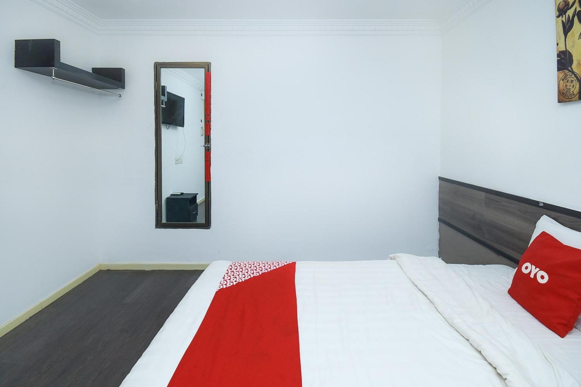 Oyo 90820 River Inn Miri Eksteriør bilde