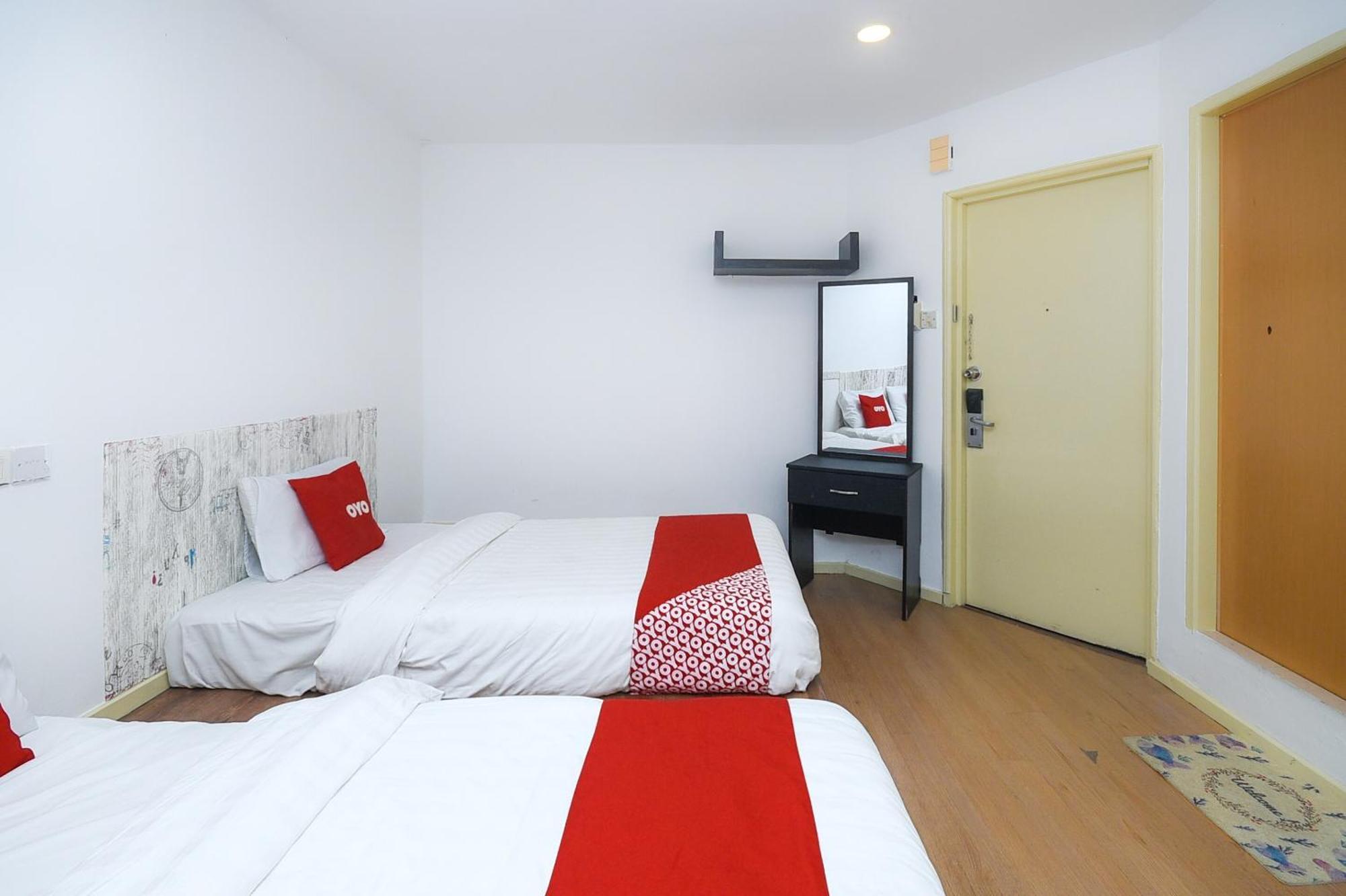 Oyo 90820 River Inn Miri Eksteriør bilde