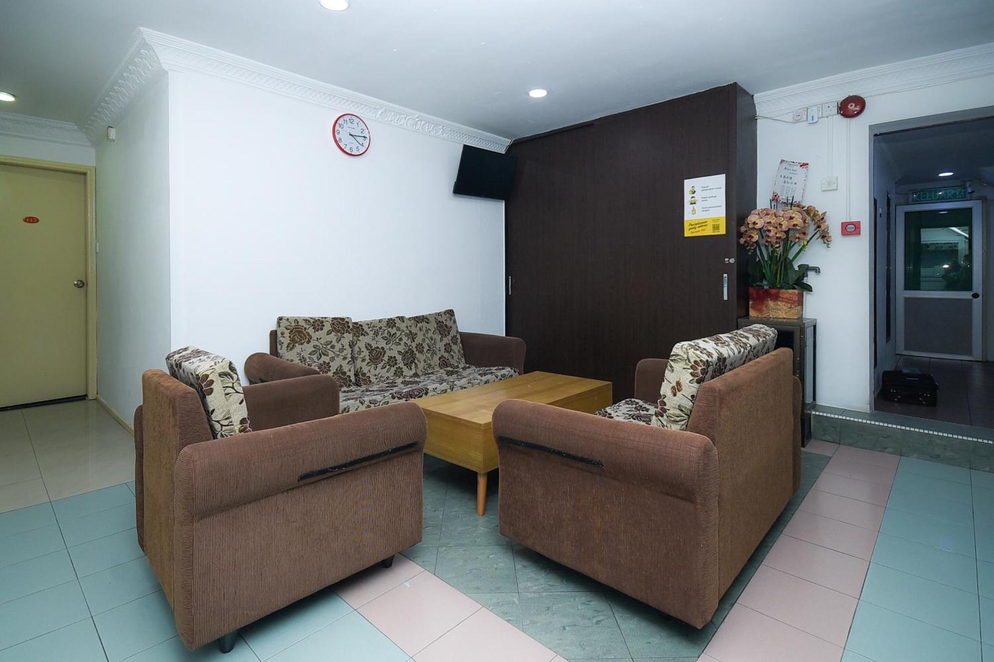 Oyo 90820 River Inn Miri Eksteriør bilde