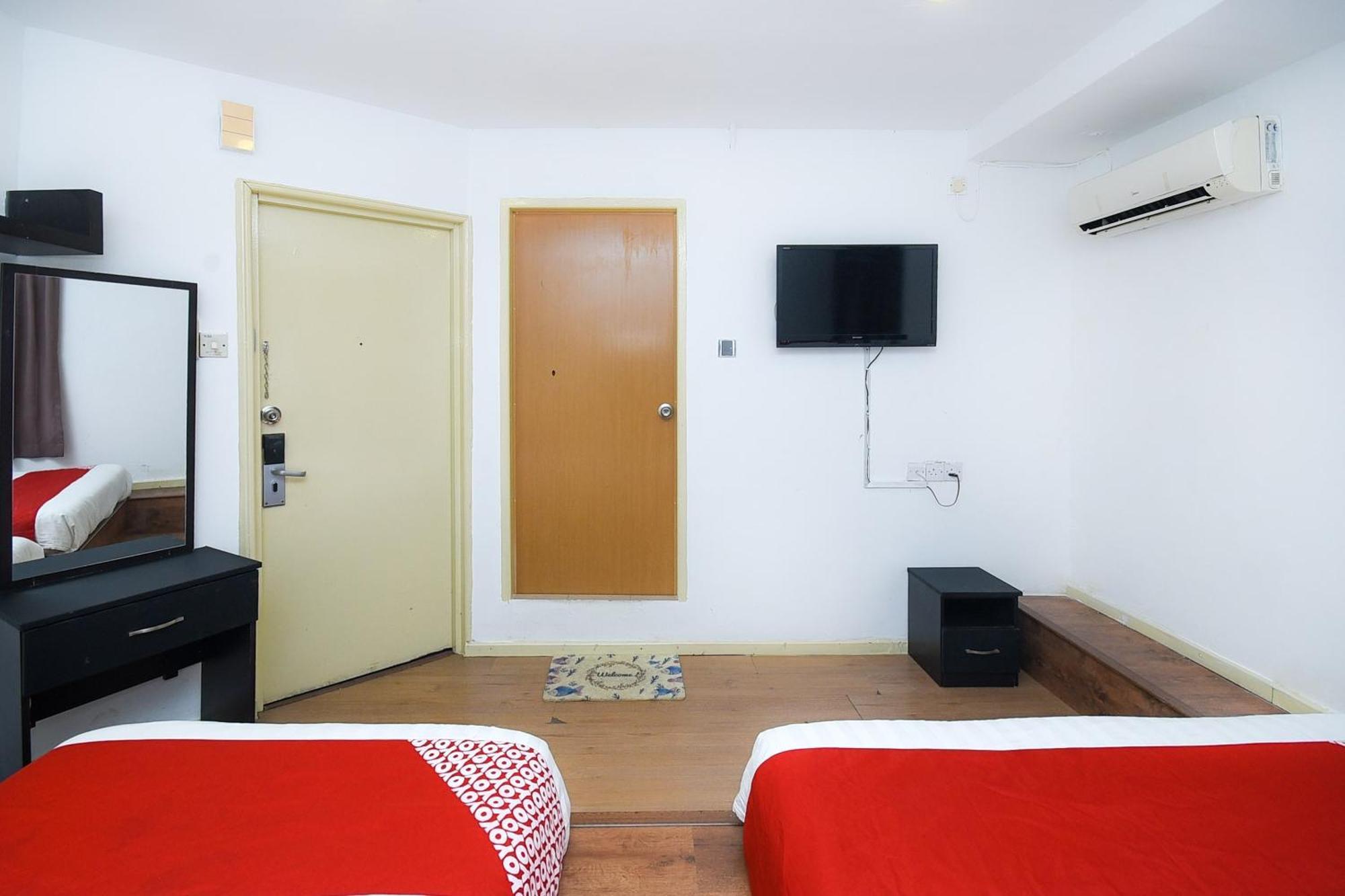 Oyo 90820 River Inn Miri Eksteriør bilde
